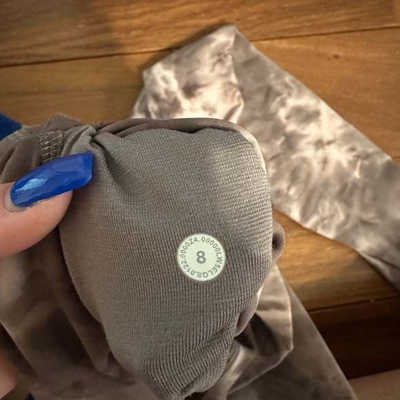 Lululemon align 28 inch legging size 8 - Picture 4 of 4